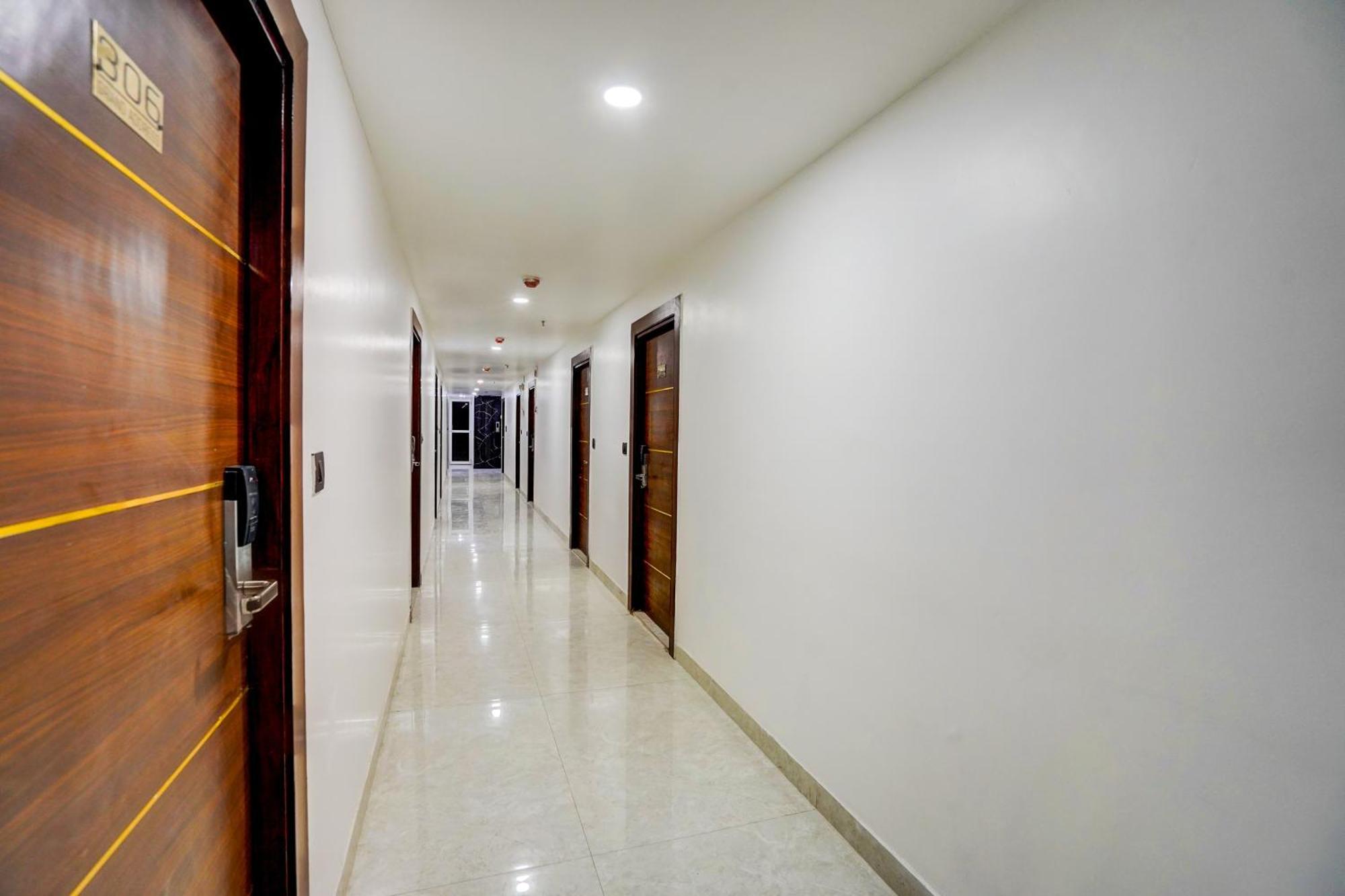 Townhouse Grand Address Hotel And Banquet Ghaziabad Exterior foto