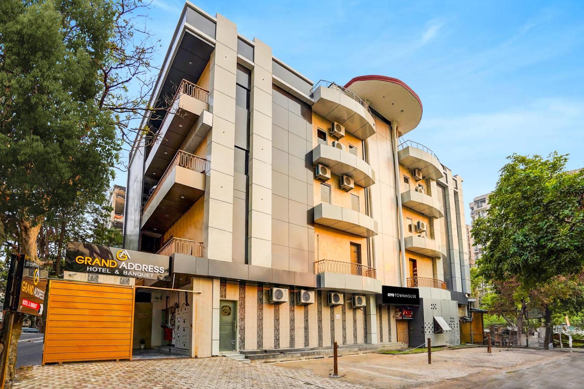 Townhouse Grand Address Hotel And Banquet Ghaziabad Exterior foto