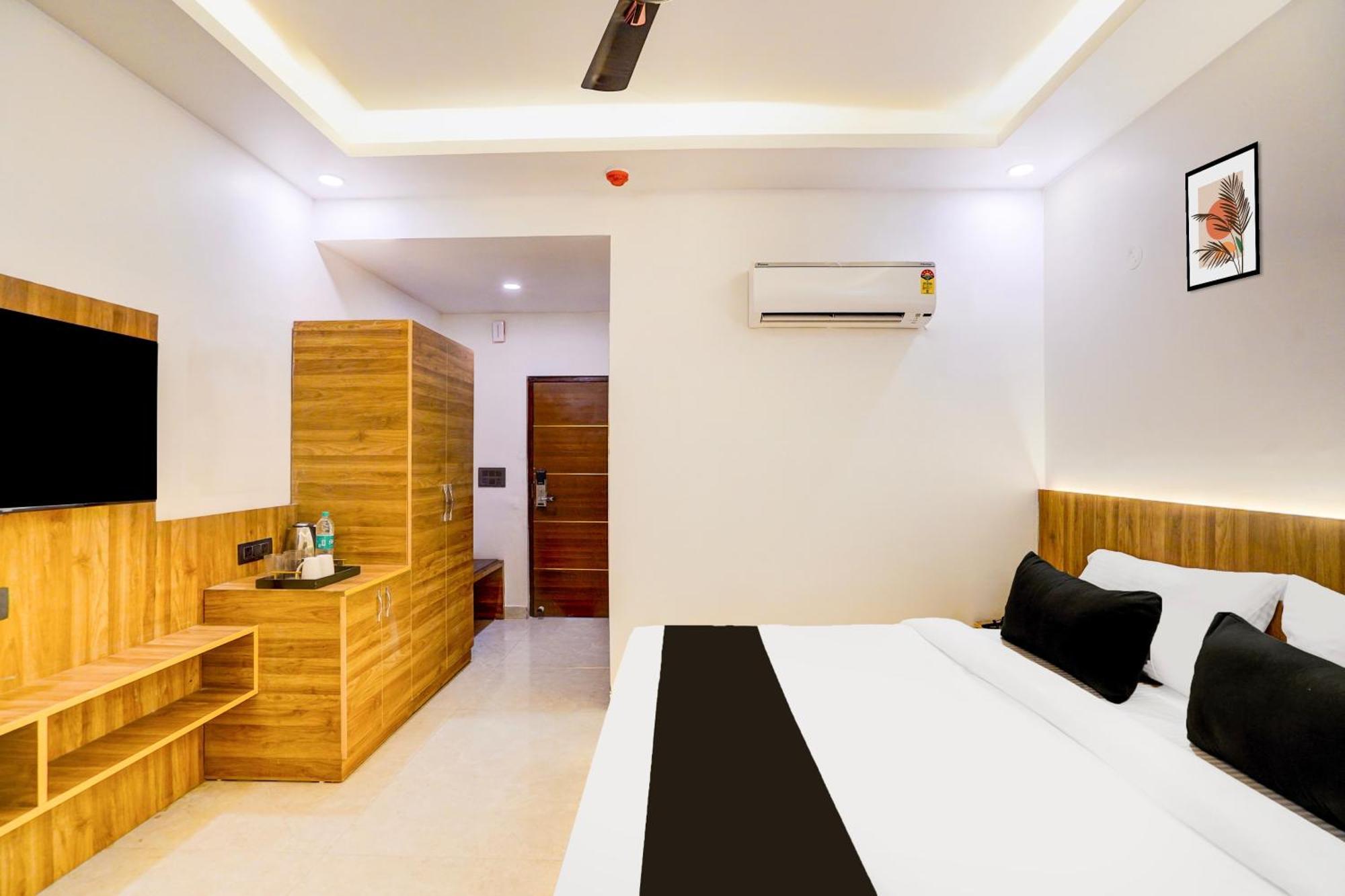 Townhouse Grand Address Hotel And Banquet Ghaziabad Exterior foto